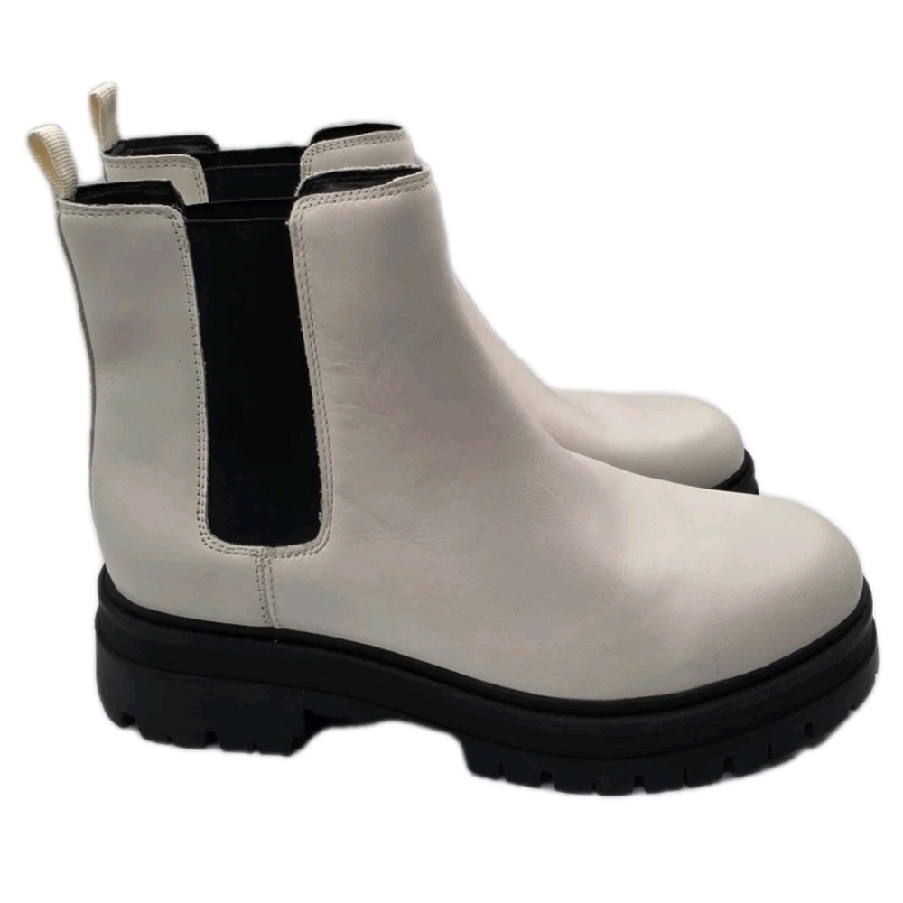 Marc Fisher Chelsea Pirro Boots Lug Sole Size 10 Chunky White Leather Platform